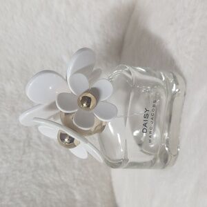 Marc Jacobs Daisy perfume bottle!